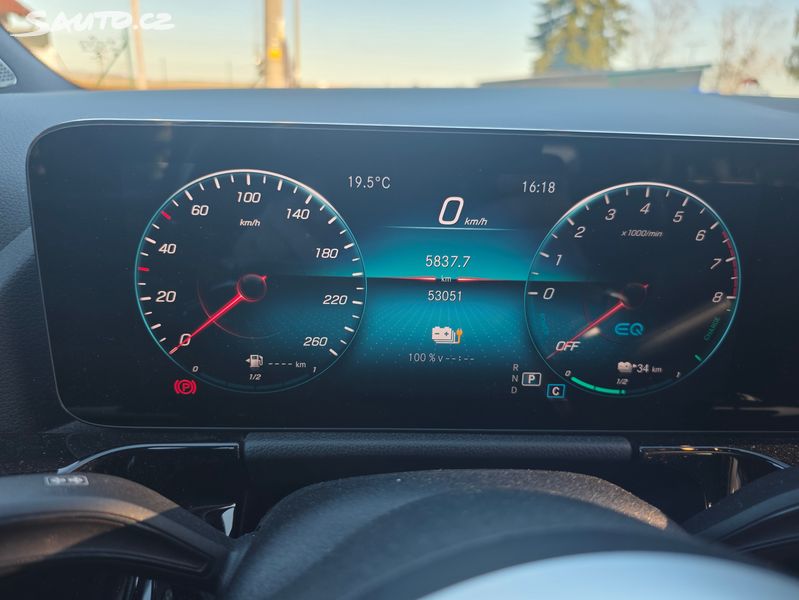Mercedes-Benz GLA, GLA250e